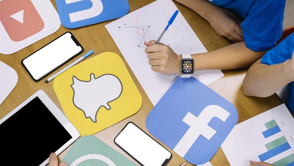 Le-début-d’une-carrière-professionnelle-avec--les-réseaux-sociaux